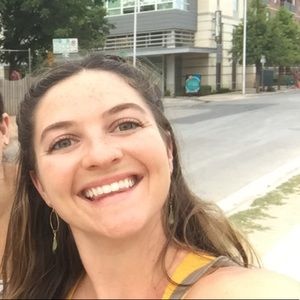 Meet your Posher, Emilt